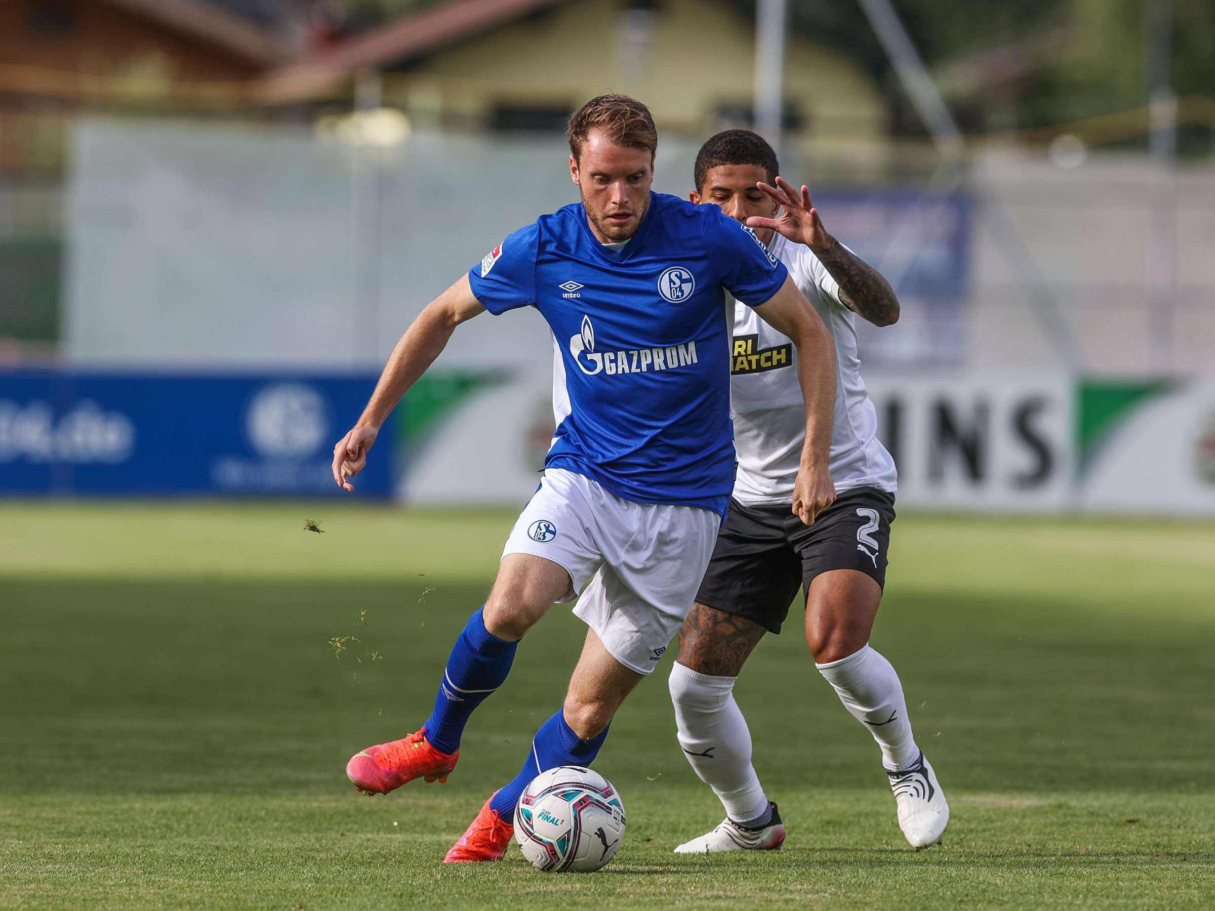 爱游戏入口-南特客场不敌对手，防守漏洞暴露