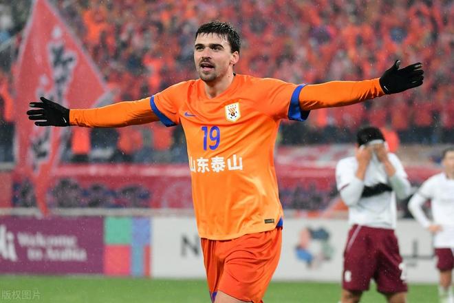 山东鲁能全队士气高涨,势必稳操胜券取得胜利 山东鲁能全队士气高涨,势必稳操胜券取得胜利