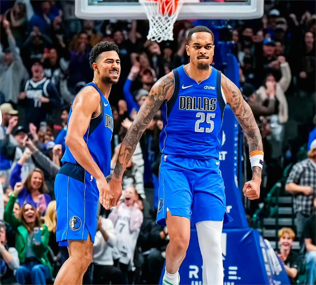 独行侠球员集体发威，反超胜利