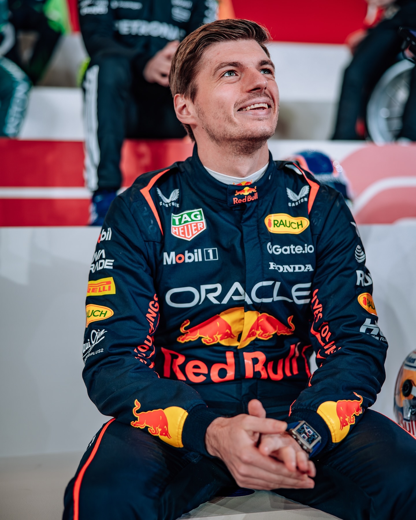 梅赛德斯绝杀雷诺车队，皮亚斯特里扛起全队