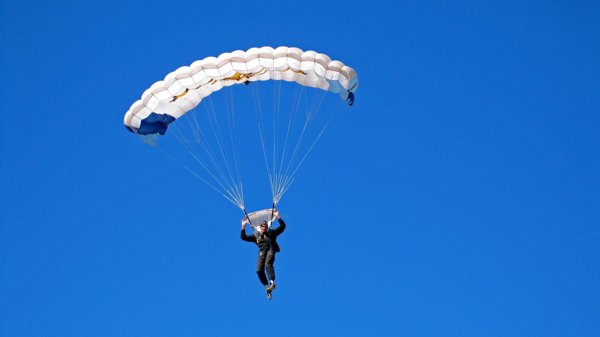 雷霆之怒，西亚卡姆爆发终结开拓者，俄城新秩序诞生