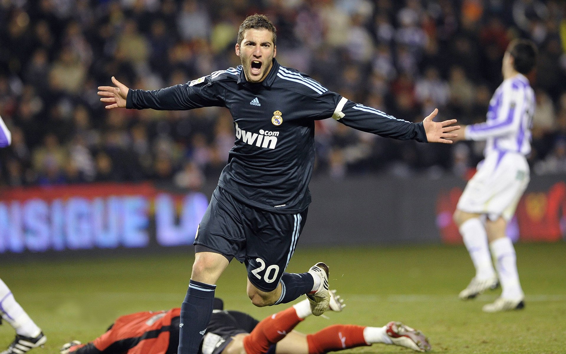 拉文全场最佳无争议，活塞主场力克鹈鹕