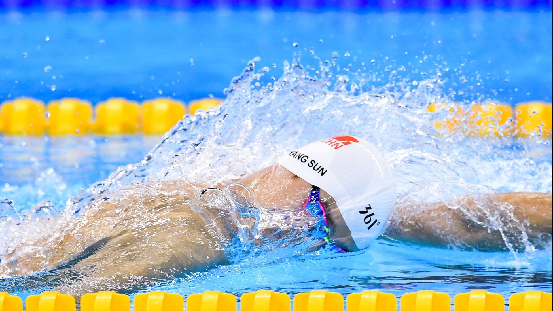 欧冠淘汰赛之夜，浓眉主宰比赛走向