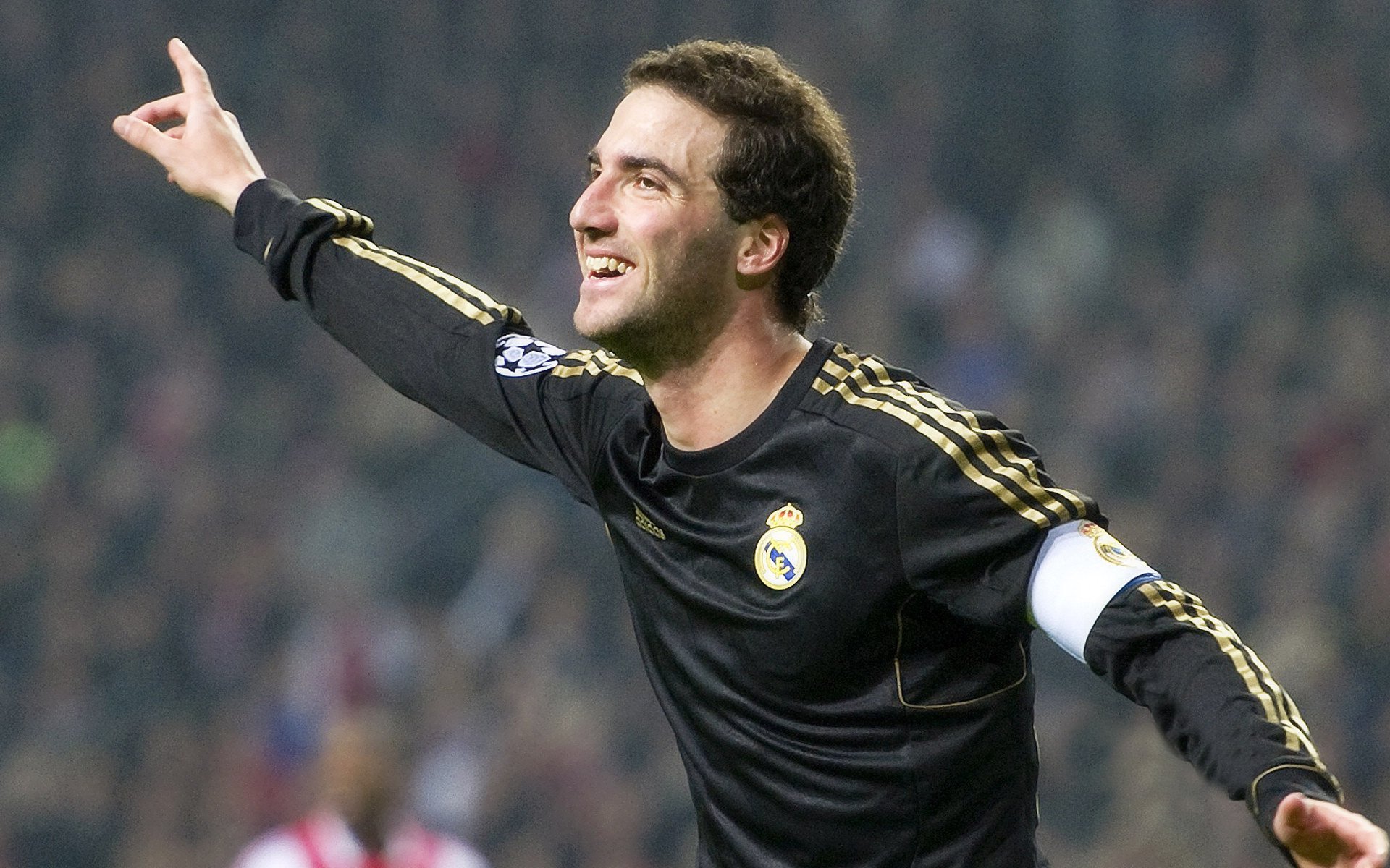 当拜仁遇见玻利维亚，特奥在高原之城的决定性瞬间